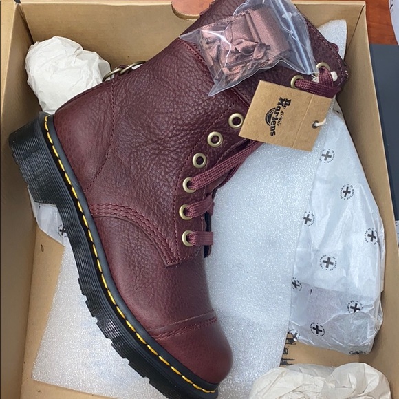 🆕Dr. Martens Grizzly Boots - Picture 9 of 11